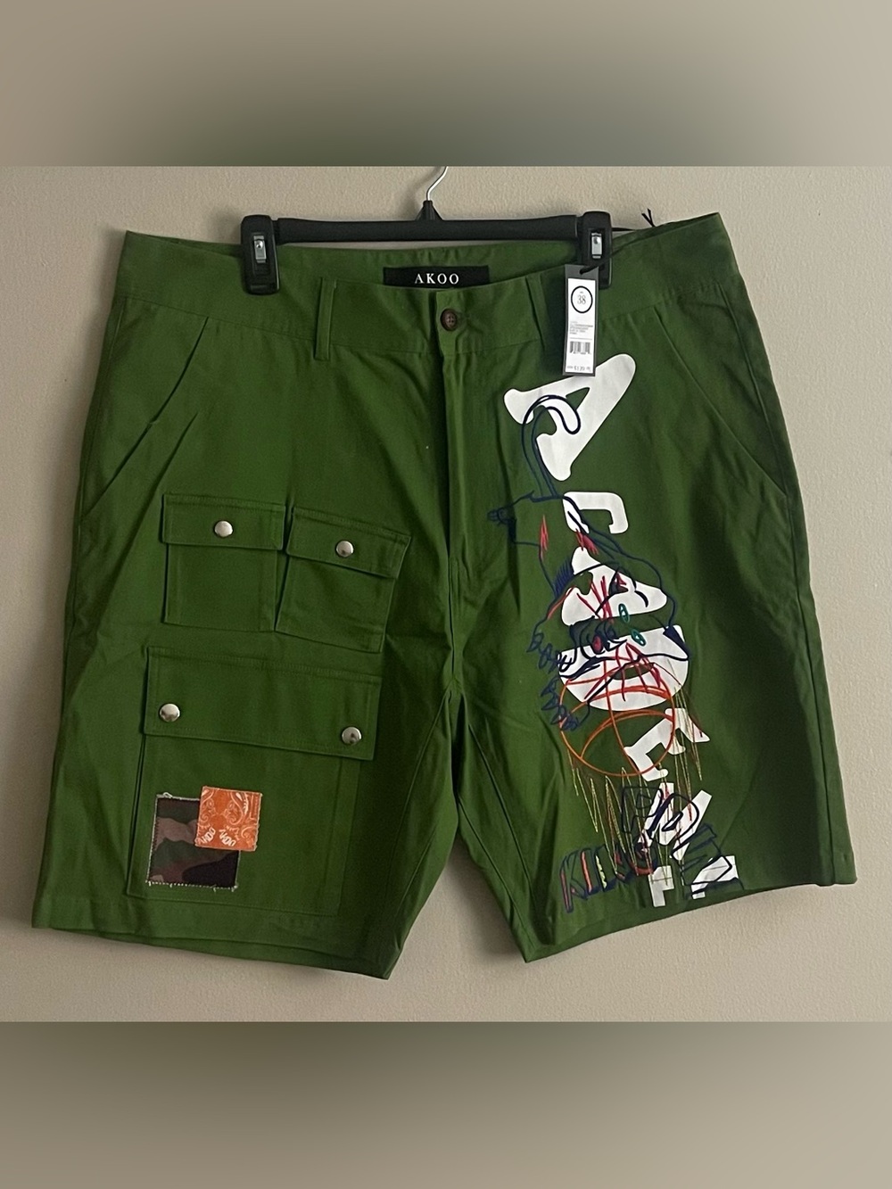 AKOO Men's Green Graphic Cargo Shorts Size 38
